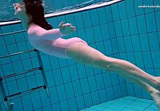 Liza Bubarek Hot Underwater Bathing In Bikini