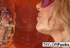 Hot 70s sluts finger tight cunts in steamy lesbian action