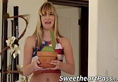 Two Babes Finger And Eat Cunts