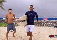 fodendo o cu do surfista safado