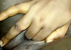 muscular babe masturbates her pink pussy solo