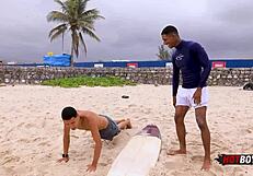 fodendo o cu do surfista safado