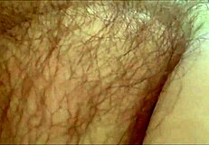 i rub my hairy milf pussy with horny amateur passion