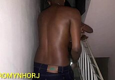 Negão Pirocudo Fudendo Vizinha em Prédio em Obra no Último Andar