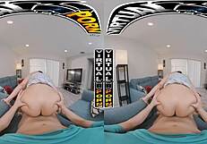 Fucking stepmom Carmela Clutch while doing chores in VR.