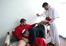 I watched Peralta deepthroat in doggystyle 3some backstage