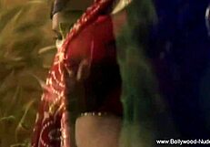 bollywood dancing looks so good and feels good too