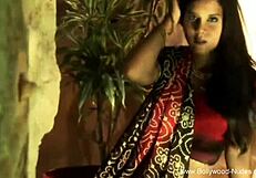 bollywood dancing looks so good and feels good too