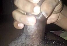 se masturba a media noche casero gay