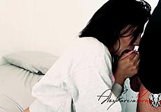 AGUA COMO CONVENCER A TU VECINA PARA TENER SEXO CONTIGO - PORNO EN ESPAÑOL, LATINA SKINNY BRUNETTE SUCKS BIG COCK.