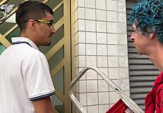 The internet guy checks the faulty point at mansohimeros