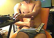 i'm polishin' that big knob while spyin' on the bisexual european dude masturbatin' with his monster cock