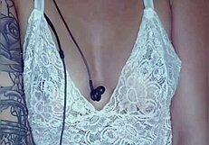 tattooed blonde rachell miranda feels pleasure guiding her solo masturbation