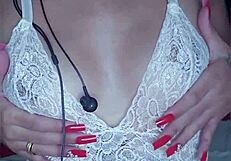 纹身金发Rachell Miranda感受引导自慰的快感