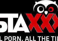 thick ebony model gets blowjob before hardcore fucking by photographer