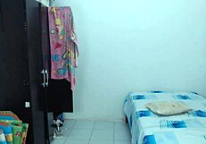 Convencimos a mi hermana de una sesion de fotos y mi esposo froto su polla en sus pies