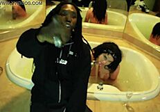 Самка - гетто тин 18+ отдает жопу за бабки в худе