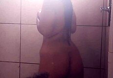 amandinha safada showing off her natural curves for fun