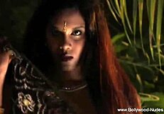 Beautiful Indian MILF Seduces With Dance