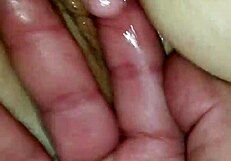 asian amateur reaches climax through finger play