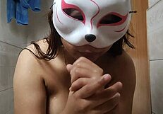 why am i sucking my own tongue?