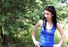 Varana drobna lepotica trdo jebana od lažnega agenta za nič. Obljube zlomljene!