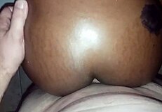 Homem fode garota desconhecida na noite de carnaval ebony interracial