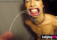 ラフなフェティッシュおしっこ、キンキータイのレディーボーイセッション