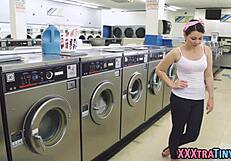 Young girl receives cock frantically and swallows man’s penis properly