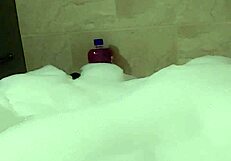 Cyno enjoys a relaxing bubble bath in cosplay.