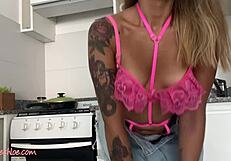 PetiteChloe got horny making breakfast and used her dildo.