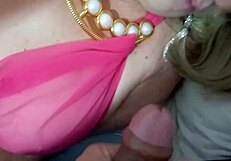 Old slut gives greedy blowjob