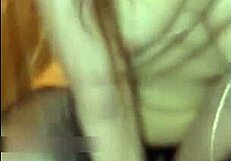 Novinha chinesa 18+ amadora explora desejos selvagens