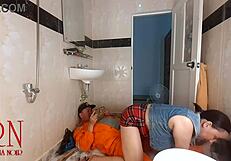 팬티 안 입은 주부가 배관공 유혹해