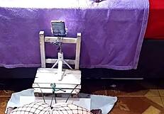 Ekshibicionistka punčka upognjena v doggy stilu 😜