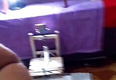 Ekshibicionistka punčka upognjena v doggy stilu 😜