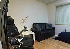 Veronica Valentine screams, Fuck me hard in this nasty casting!