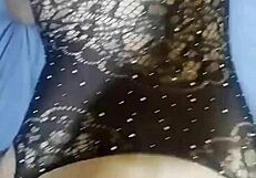 danielita en malla negra en cuatro