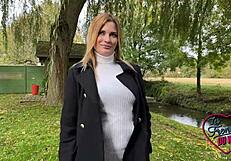 Blonde rose adores sex in lingerie