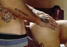 Vill du att jag suger din kuk medan du knullar min rakade fitta?