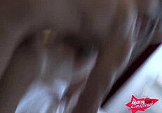 Dünne Schlampe Gefickt Von Tätowierten Rockern In Gruppe