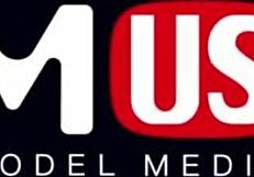 Cute American lesbians Paige Owens and Destiny Cruz kiss, masturbate, and eat pussies in sex game show dare