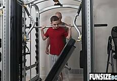 twink feels intense pleasure as muscledaddy drills his ass in gym