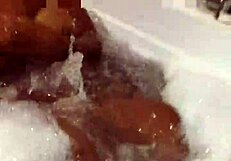 Look How I Move in Jacuzzi, Come Daddy!