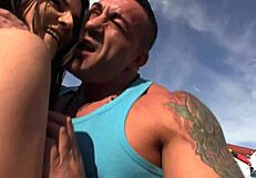 dinio pierde la apuesta y a su novia