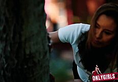 Kylie จับตาดูเพื่อนบ้าน