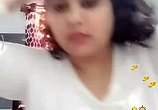 Sona bhabhi exposes her nipples during live web chat on bigo