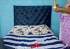 madrastra tetona en lencería sexy masturba coño peludo hasta orgasmo