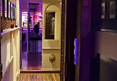 Coco de wit behind the scenes