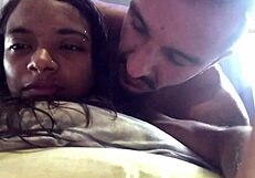 comi a namorada do meu amigo na pele e gozei na boca dela safada engoliu tudo